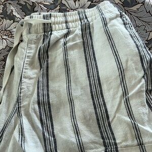 Old navy linen shorts